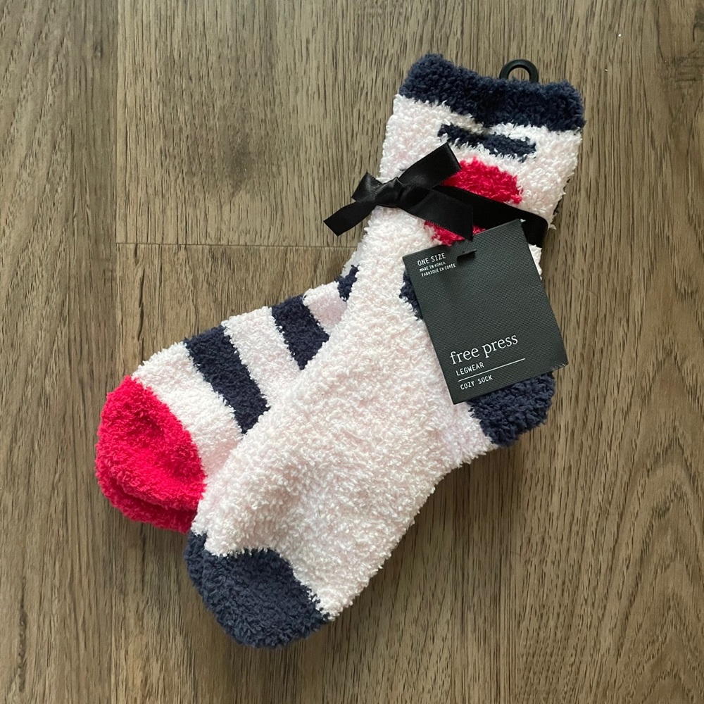 NWT two pairs pink and blue cozy Free Press socks